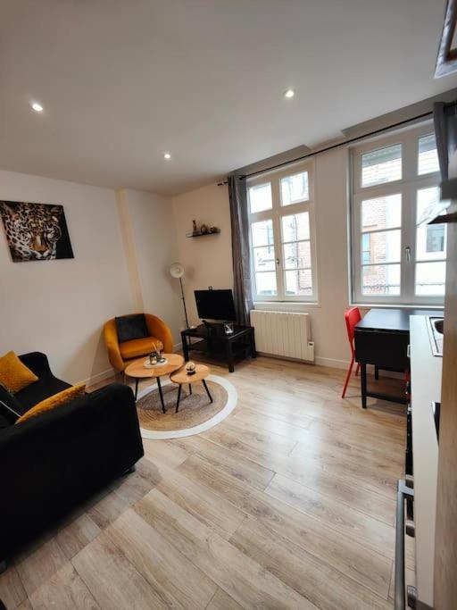 La Feline - Duplex - Vieux Valenciennes - Familialアパートメント エクステリア 写真